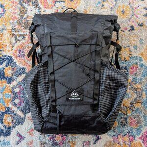 HYPERLITE MOUNTAIN GEAR | "Elevate" 22L Ultralight Daypack | Medium